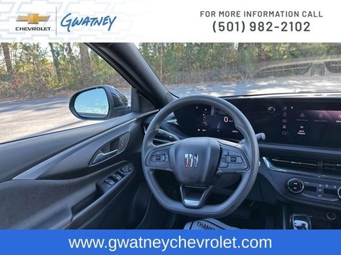 Used 2025 Buick Envista Preferred image 23