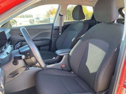 Used 2025 Hyundai Kona SEL image 13
