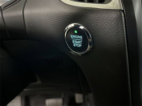Used 2024 Ford Edge Titanium image 16