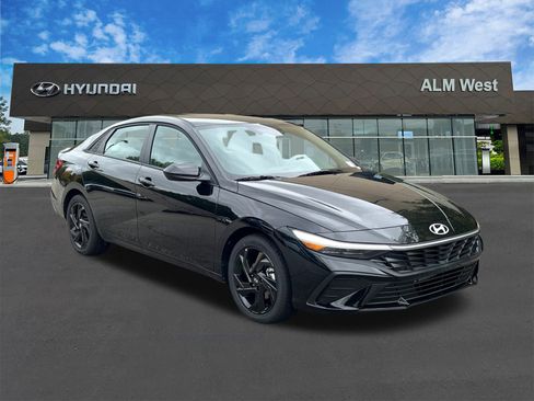 New 2026 Hyundai Elantra Sport image 3