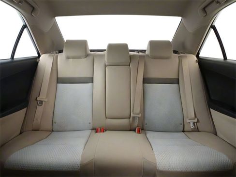 Used 2012 Toyota Camry FWD image 12