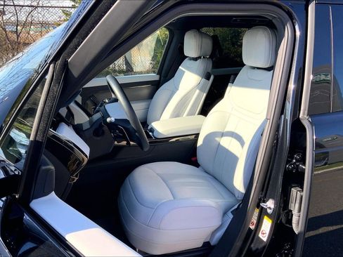 Used 2025 Land Rover Range Rover Sport SE AWD/4WD image 7