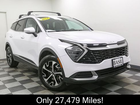 Used 2024 Kia Sportage EX AWD/4WD image 2