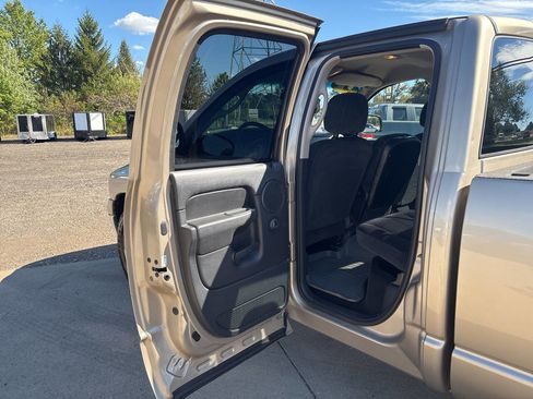 Used 2005 Dodge Ram 1500 Truck SLT image 13