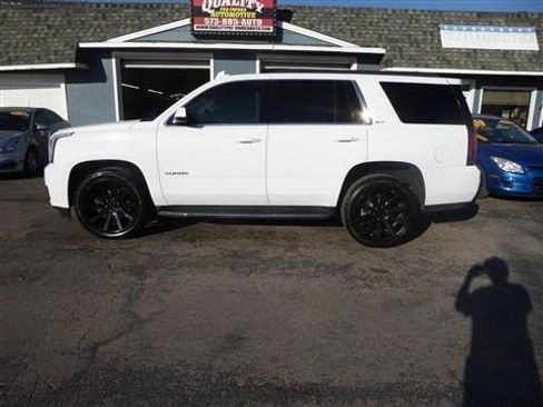 Used 2018 GMC Yukon SLT image 2