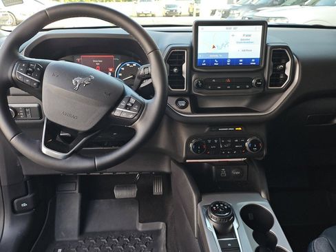 Used 2024 Ford Bronco Sport Outer Banks w/ Tech Package image 15