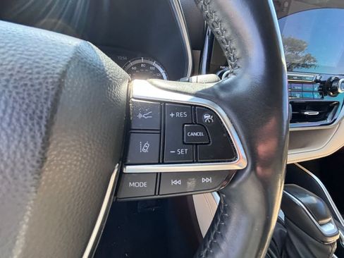 Used 2020 Toyota Highlander Platinum FWD image 19