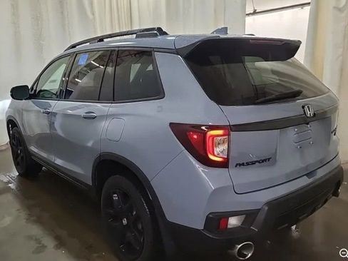 Used 2024 Honda Passport Black Edition image 2