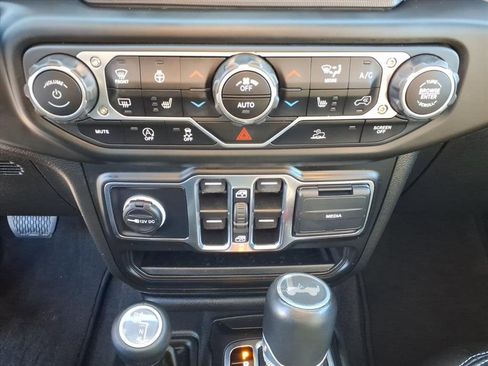 Certified 2023 Jeep Wrangler Sahara w/ Cold Weather Group image 8