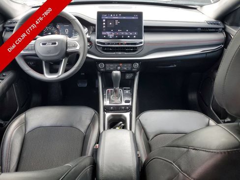 Used 2025 Jeep Compass Trailhawk w/ Trailhawk Convenience Group AWD/4WD image 12