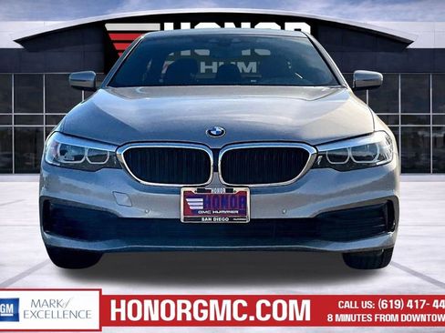 Used 2019 BMW 530e w/ Convenience Package image 2
