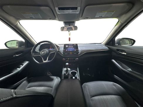 Used 2024 Nissan Altima 2.5 SV FWD image 14