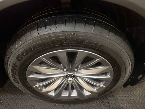 Certified 2025 MAZDA CX-90 3.3 Turbo w/ Preferred Package image 12