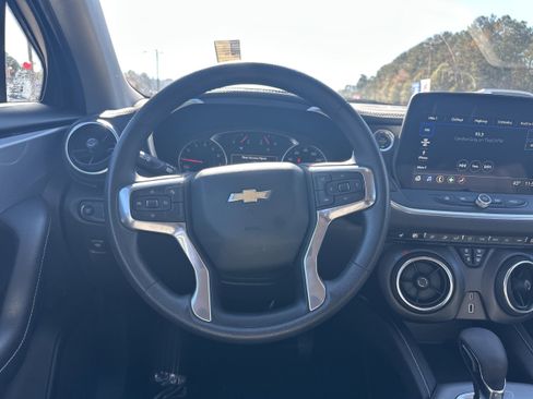 Used 2025 Chevrolet Blazer LT image 23