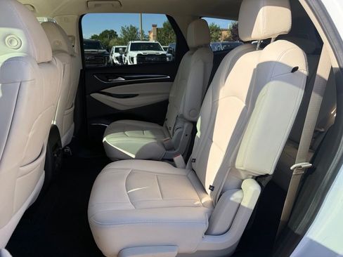 Used 2024 Buick Enclave Essence w/ Experience Buick Package AWD/4WD image 26