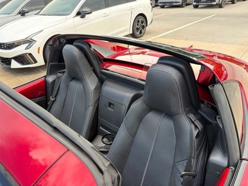Used 2022 MAZDA MX-5 Miata RF Grand Touring RWD image 11