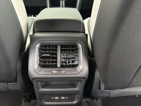 New 2026 Volkswagen Taos SE FWD image 26