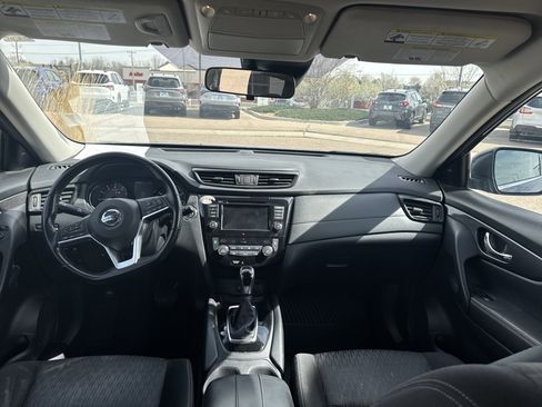 Used 2020 Nissan Rogue SV image 17