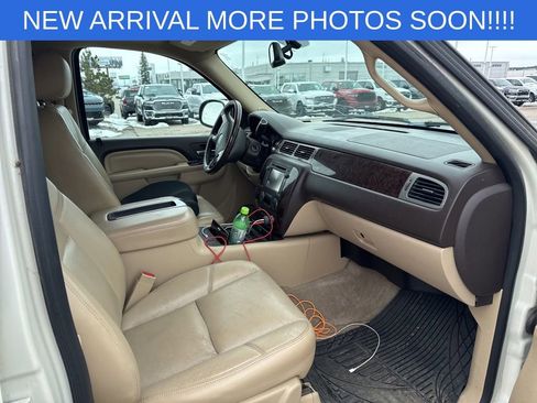 Used 2014 GMC Yukon XL Denali image 12