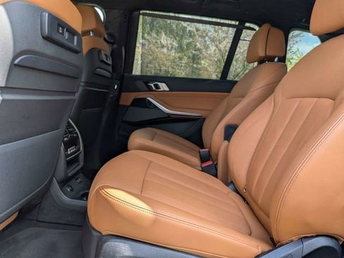 Used 2022 BMW X7 xDrive40i w/ M Sport Package image 12