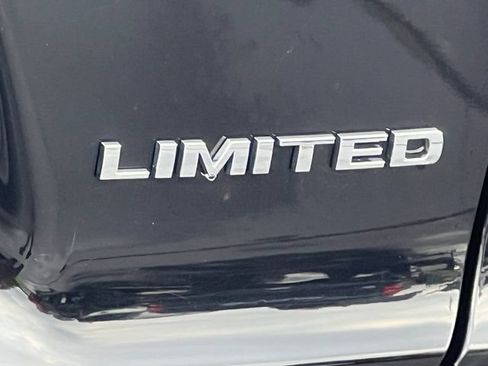 Used 2021 Jeep Cherokee Limited AWD/4WD image 9