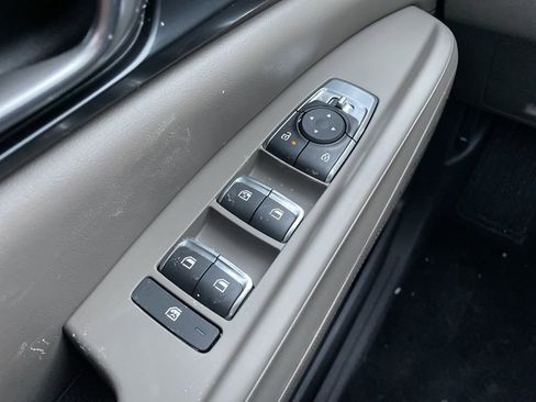 New 2026 Kia Carnival LXS FWD image 22
