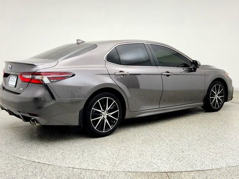 Used 2023 Toyota Camry SE FWD image 5