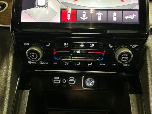 Used 2023 Jeep Grand Cherokee Summit image 19