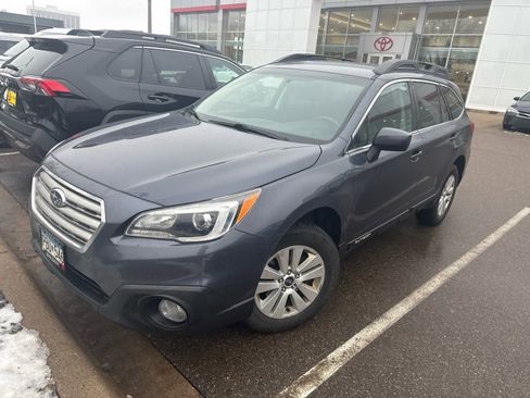 Used 2017 Subaru Outback 2.5i Premium image 5