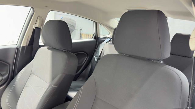 Used 2015 Ford Fiesta SE FWD image 21