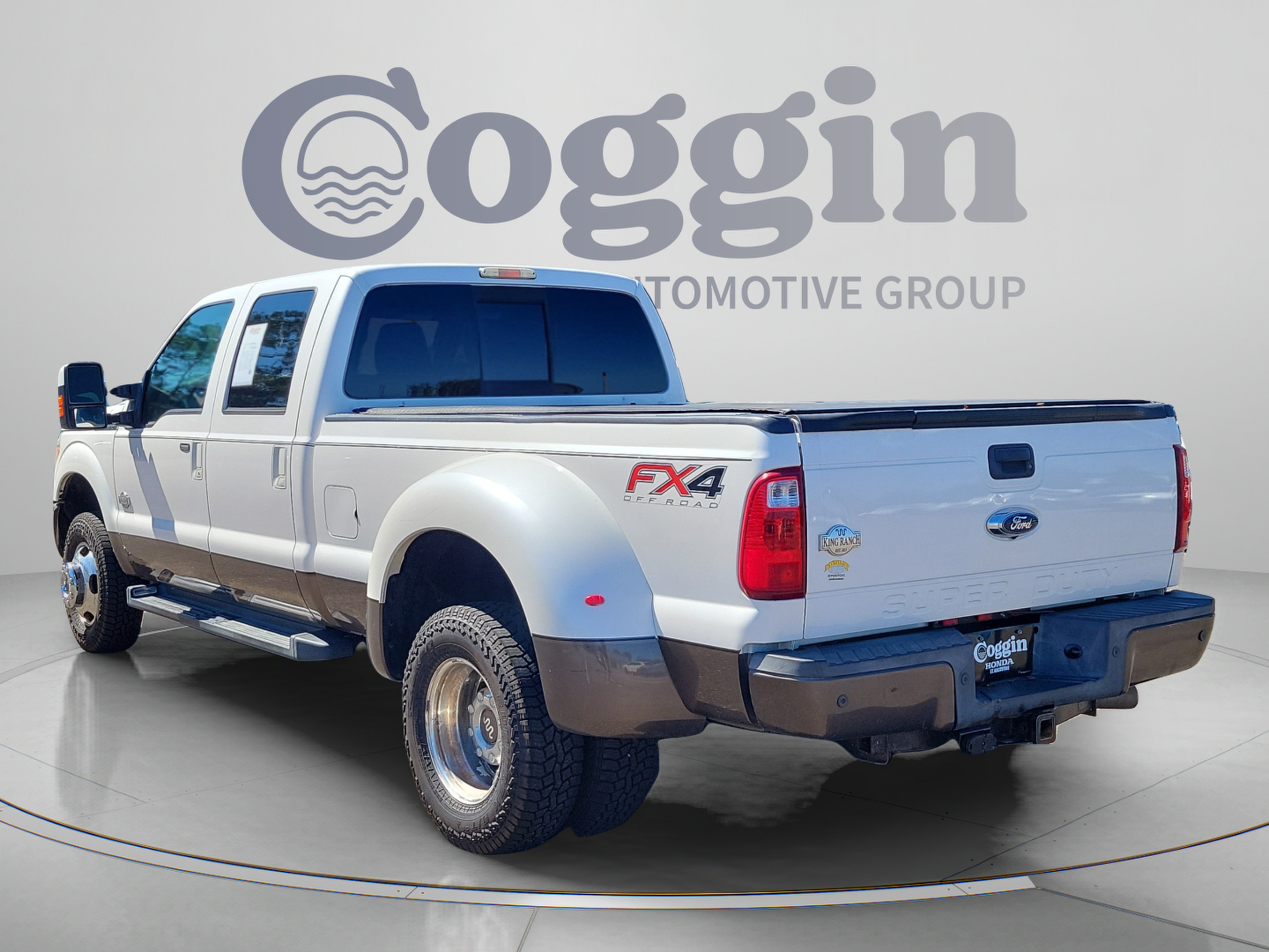 Used 2015 Ford F350 King Ranch w/ FX4 Off-Road Package AWD/4WD image 3