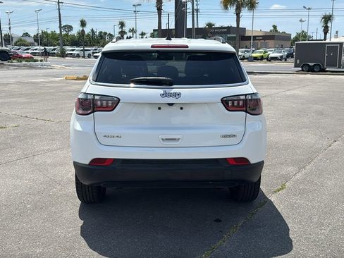 Used 2024 Jeep Compass Latitude AWD/4WD image 5