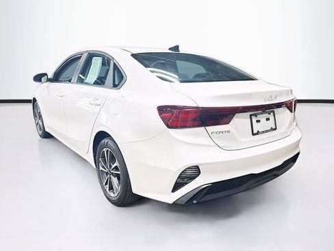 Used 2024 Kia Forte LXS w/ LXS Technology Package FWD image 5