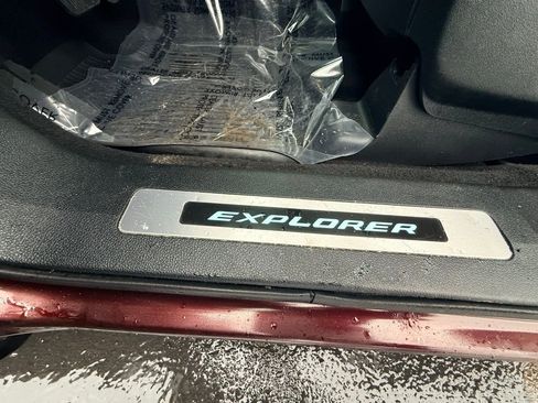 Used 2018 Ford Explorer Sport image 17