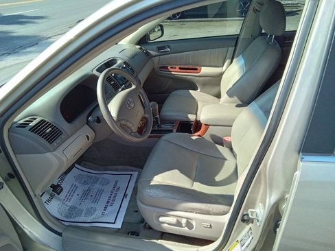 Used 2005 Toyota Camry XLE image 5