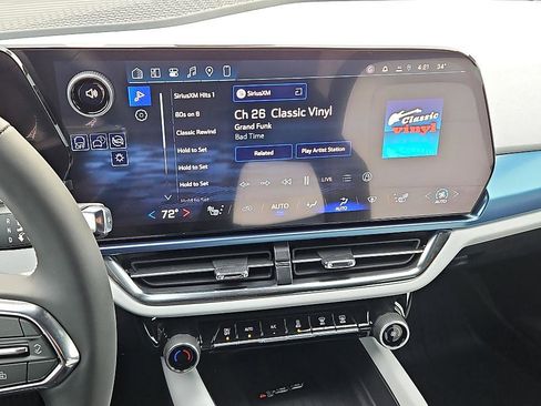 New 2026 Chevrolet Equinox EV LT image 18