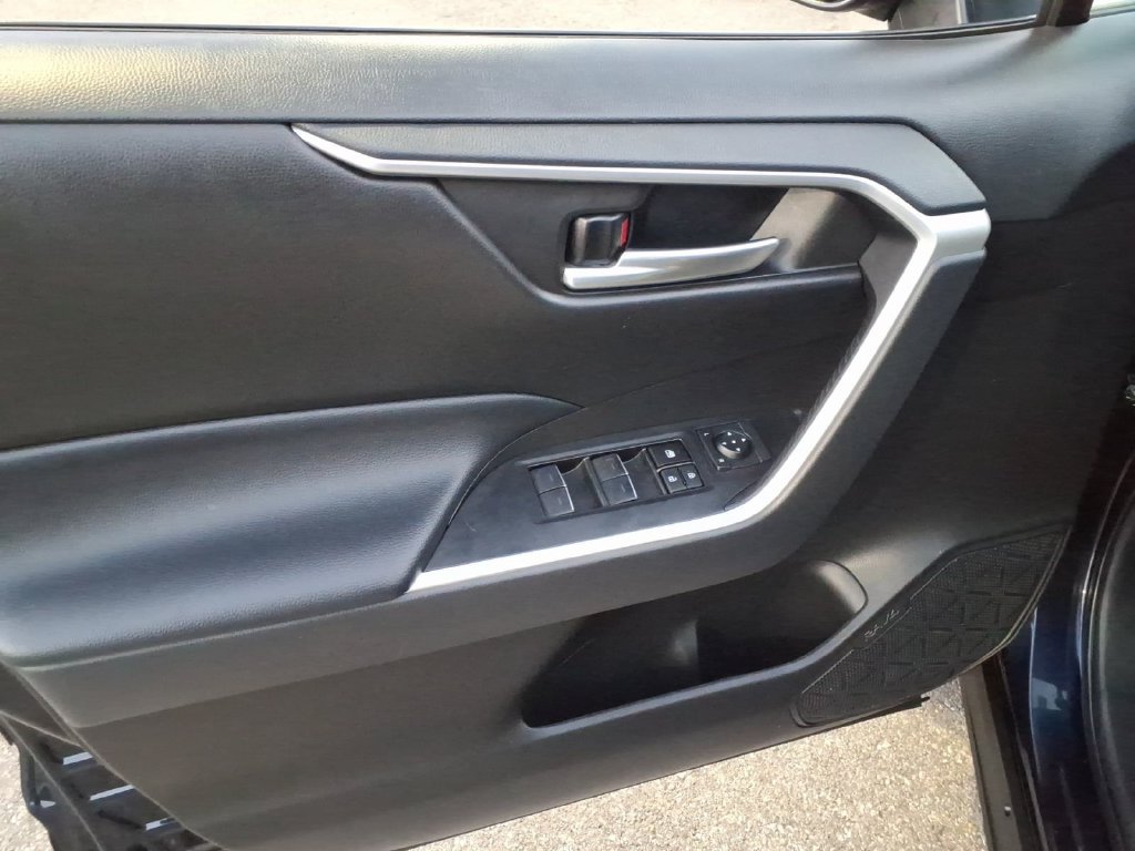 Used 2023 Toyota RAV4 XLE AWD/4WD image 16