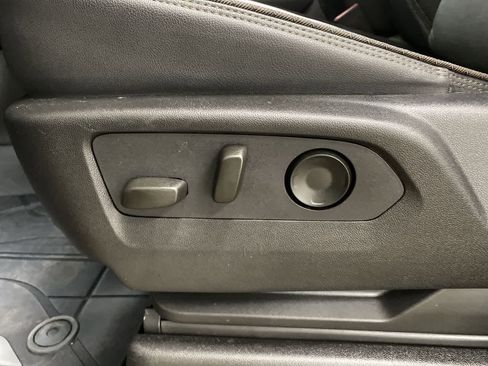 Used 2024 Chevrolet Suburban High Country w/ Advanced Technology Package image 15