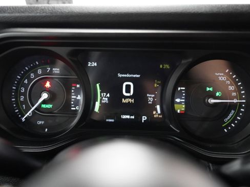 Used 2024 Jeep Wrangler Unlimited AWD/4WD image 21