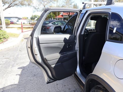 Used 2023 Mitsubishi Outlander Sport ES image 21