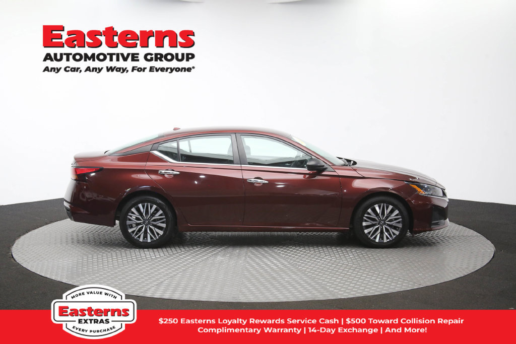 Used 2024 Nissan Altima 2.5 SV FWD image 48