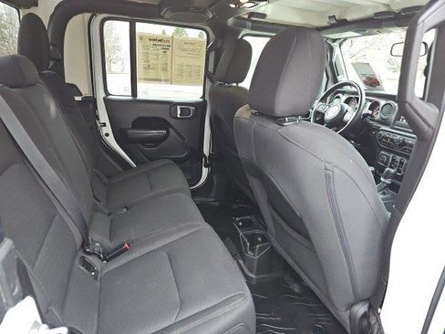 Used 2022 Jeep Gladiator Willys image 16