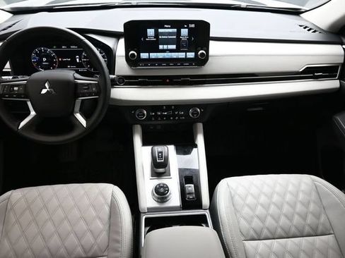 Used 2024 Mitsubishi Outlander SEL Black Edition FWD image 14