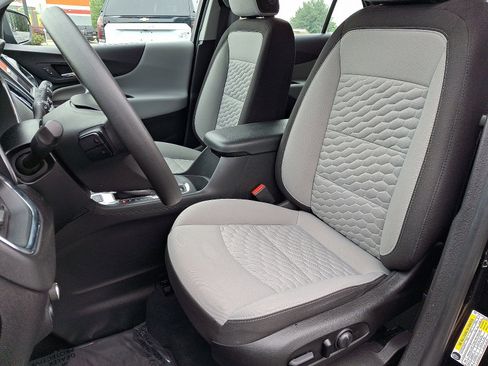 Used 2021 Chevrolet Equinox LS image 13