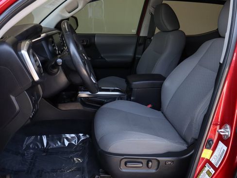 Used 2023 Toyota Tacoma SR5 w/ Technology Package AWD/4WD image 18