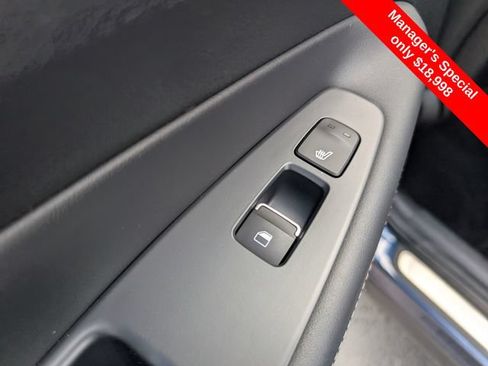 Used 2020 Hyundai Santa Fe Limited FWD image 11