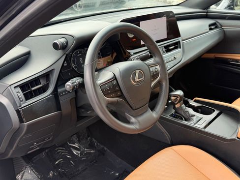 Used 2023 Lexus ES 350 w/ Accessory Package (Z1) FWD image 12