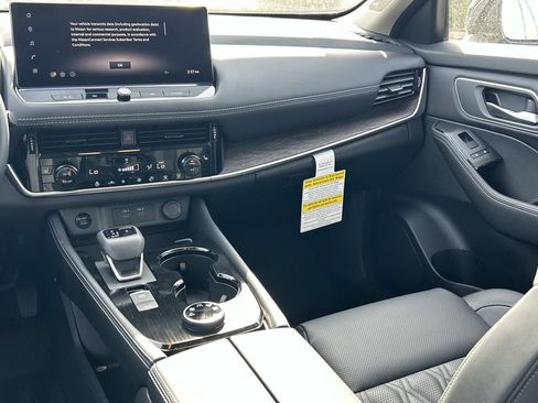 New 2026 Nissan Rogue Platinum AWD/4WD image 25