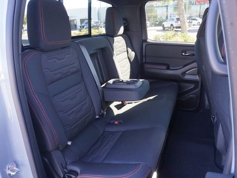 Certified 2025 Nissan Frontier PRO-4X image 9