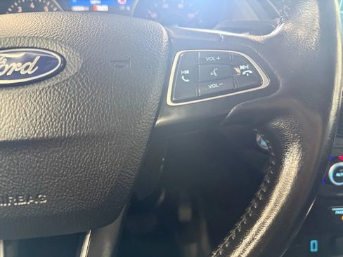 Used 2019 Ford Escape Titanium AWD/4WD image 24